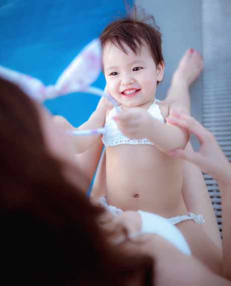 Hot girl Mai Thỏ khoe dáng nõn nà bên con gái - Ảnh 4 Hot girl Mai Tho khoe dang non na ben con gai - Anh 4