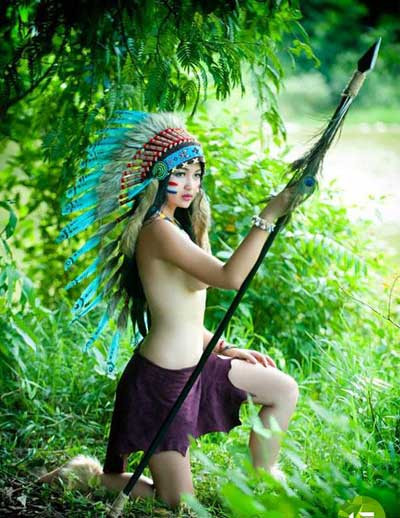 Những cô gái bán nude gây “bão” mạng ảnh 2 Những cô gái bán nude gây “bão” mạng ảnh 2