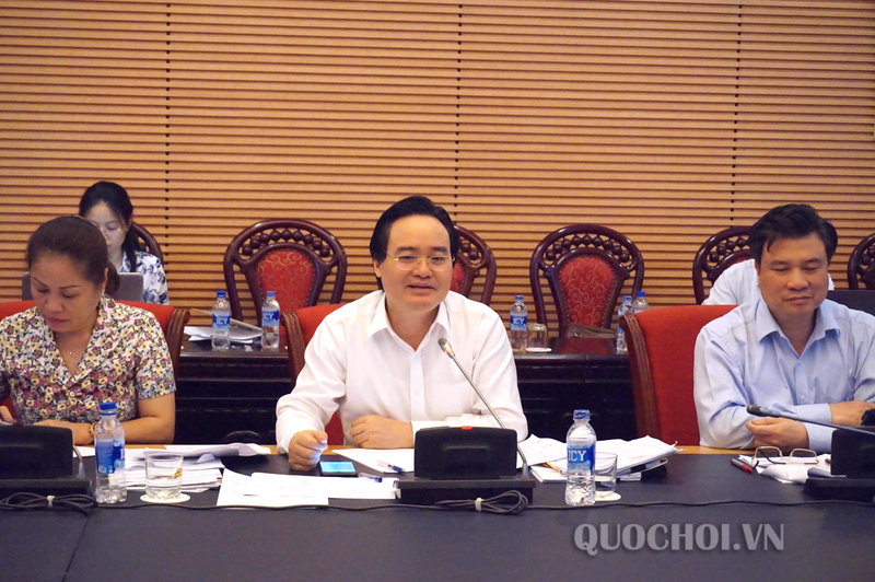 Bộ trưởng Bộ Giáo dục và Đào tạo Phùng Xuân Nhạ phát biểu tại phiên họp Bộ trưởng Bộ Giáo dục và Đào tạo Phùng Xuân Nhạ phát biểu tại phiên họp