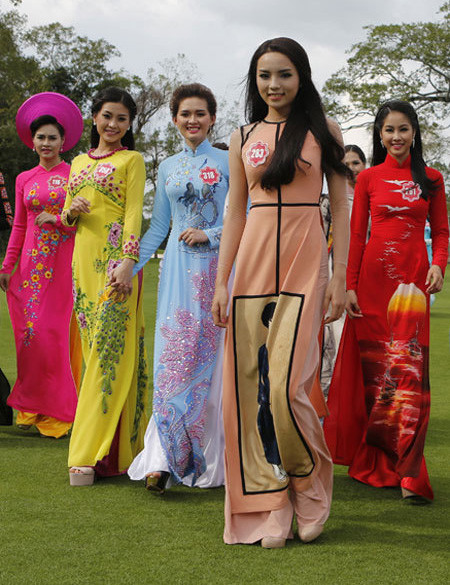 Hoa hậu Kỳ Duyên được truyền thông Trung Quốc hết lời khen ngợi 2 Hoa hậu Kỳ Duyên được truyền thông Trung Quốc hết lời khen ngợi 2