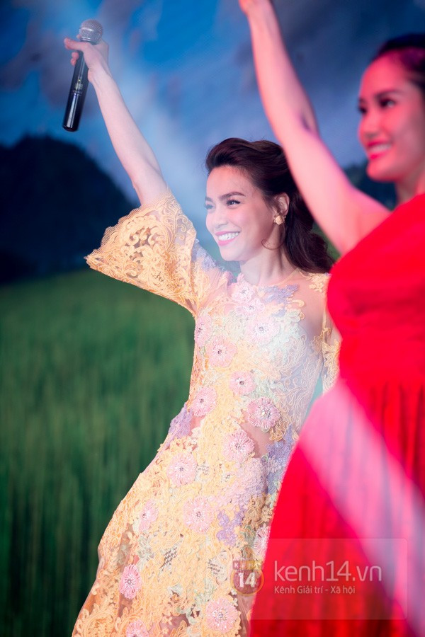 Hồ Ngọc Hà cùng dàn mỹ nhân Việt lộng lẫy trong sự kiện 4