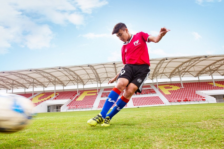 Nguyễn Thế Hùng, một trong những học viên tiêu biểu của U15 PVF, vừa cùng U15 Việt Nam giành ngôi vô địch giải U15 Đông Nam Á và cùng U16 Việt Nam giành quyền lọt vào Vòng chung kết U16 châu Á 2018. Nguyễn Thế Hùng, một trong những học viên tiêu biểu của U15 PVF, vừa cùng U15 Việt Nam giành ngôi vô địch giải U15 Đông Nam Á và cùng U16 Việt Nam giành quyền lọt vào Vòng chung kết U16 châu Á 2018.