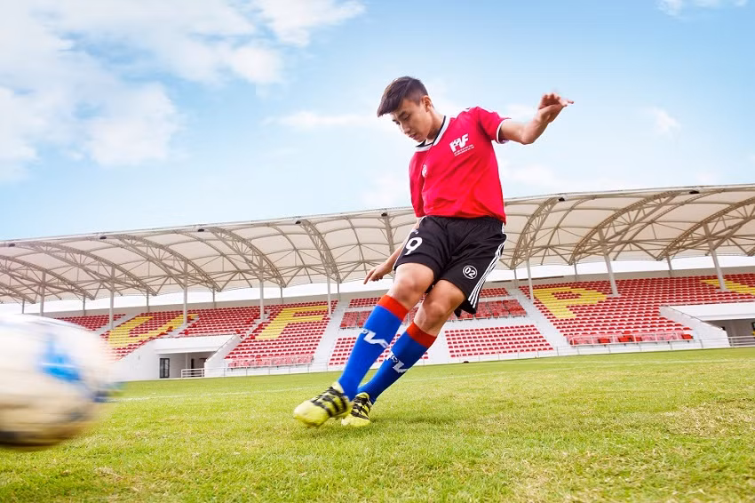 Nguyễn Thế Hùng, một trong những học viên tiêu biểu của U15 PVF, vừa cùng U15 Việt Nam giành ngôi vô địch giải U15 Đông Nam Á và cùng U16 Việt Nam giành quyền lọt vào Vòng chung kết U16 châu Á 2018.