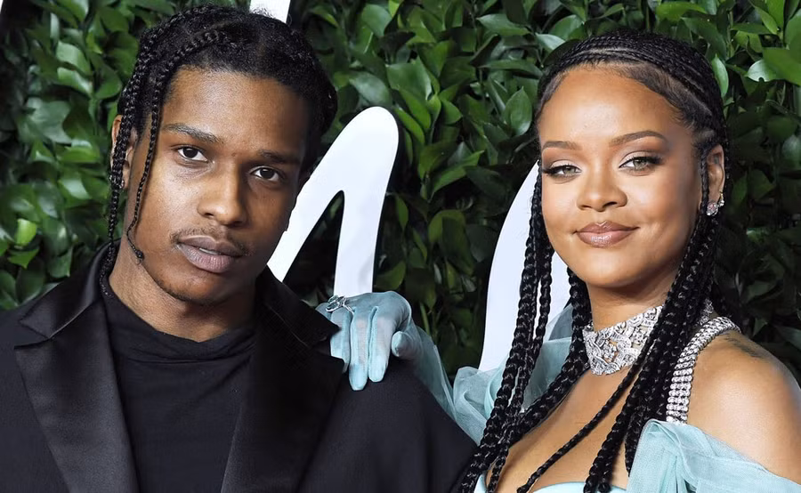 Nữ ca sĩ nổi tiếng Rihanna và bạn trai A$AP Rocky.