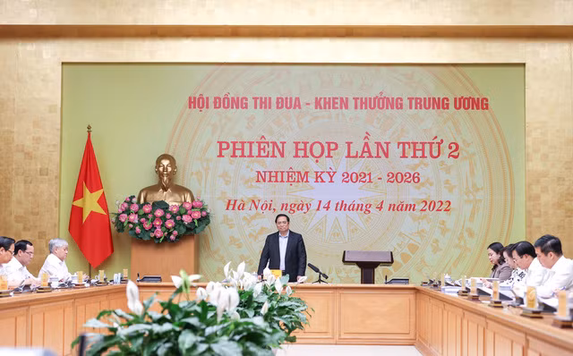 Thủ tướng Phạm Minh Chính: Dứt khoát chống tiêu cực, "chạy chọt" trong thi đua khen thưởng, tránh "vừa khen thưởng xong lại xem xét kỷ luật" - Ảnh: VGP/Nhật Bắc