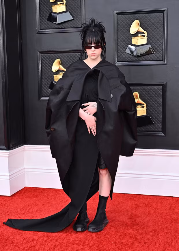 Nữ ca sĩ Billie Eilish.