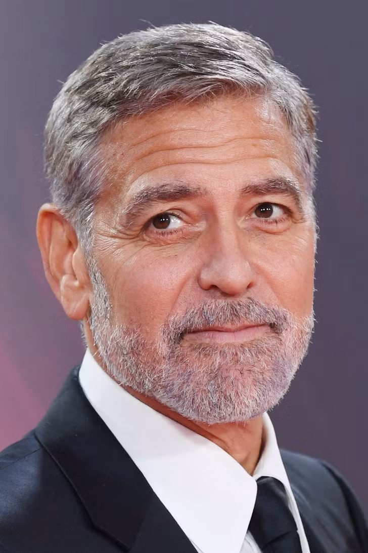Nam diễn viên, đạo diễn, nhà sản xuất phim, biên kịch và doanh nhân người Mỹ - George Clooney muốn trở thành một cầu thủ bóng chày của giải đấu lớn.