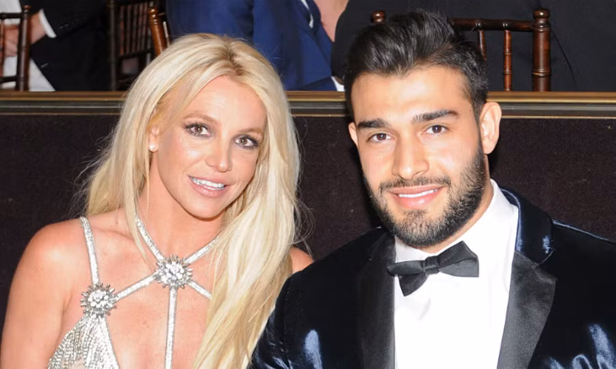 Britney Spears đang mang thai người con thứ 3 với Sam Asghari.