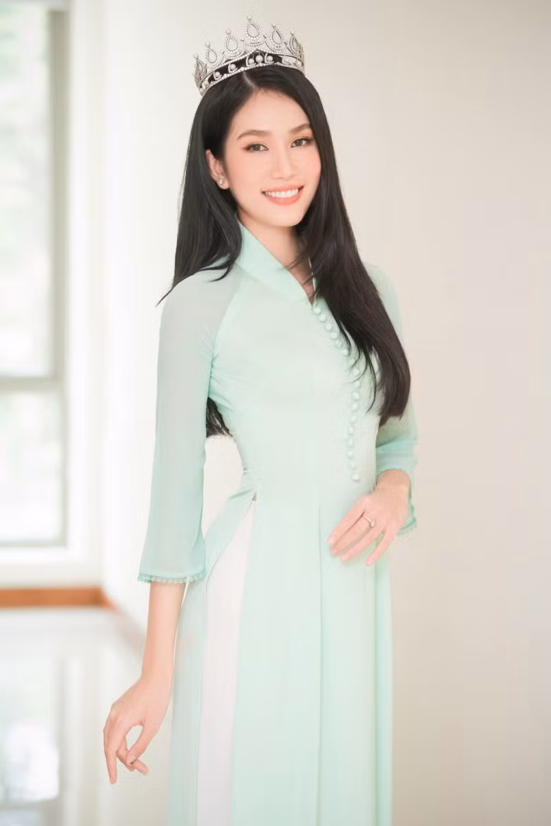 Á hậu Phương Anh.