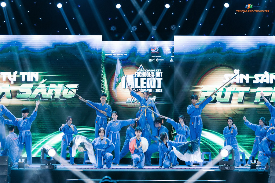 “Đặc sản vovinam” tại Phổ thông FPT được chọn làm tiết mục khai mạc cho đêm chung kết. “Đặc sản vovinam” tại Phổ thông FPT được chọn làm tiết mục khai mạc cho đêm chung kết.