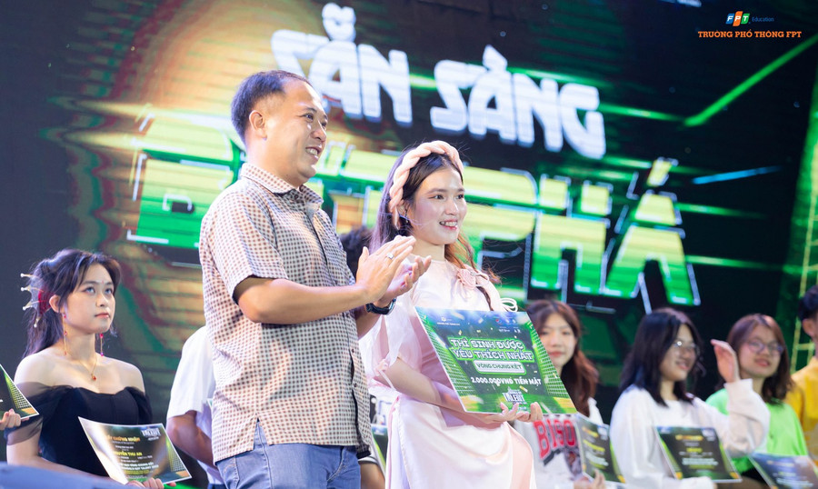 Lộ diện top 3 tài năng tại cuộc thi. Lộ diện top 3 tài năng tại cuộc thi.