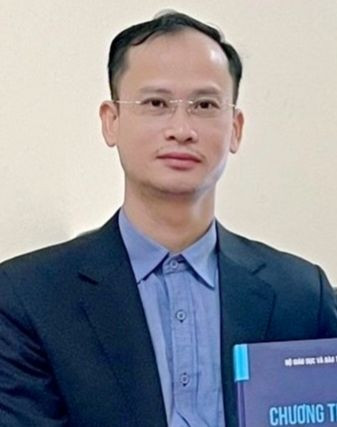 Ông Nguyễn Viết Huy. Ông Nguyễn Viết Huy.