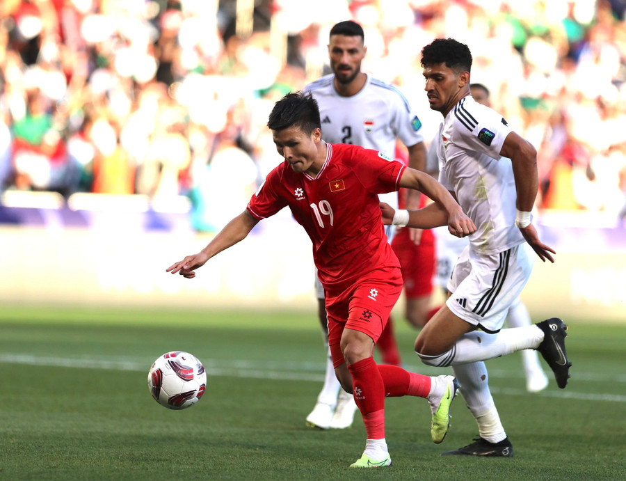 Quang Hải (19) ghi bàn cho đội tuyển Việt Nam vào lưới Iraq tại ASIAN Cup 2023. Ảnh: INT.