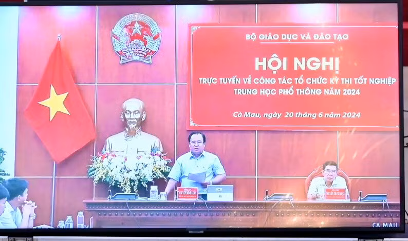 Phó chủ tịch UBND tỉnh Cà Mau Nguyễn Minh Luân phát biểu tại Hội nghị. Phó chủ tịch UBND tỉnh Cà Mau Nguyễn Minh Luân phát biểu tại Hội nghị.