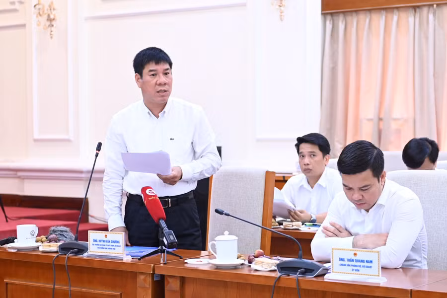 Cục trưởng Cục Quản lý chất lượng Huỳnh Văn Chương thay mặt Thường trực Ban Chỉ đạo cấp quốc gia thông tin một số nội dung triển khai tổ chức Kỳ thi tốt nghiệp THPT năm 2024.