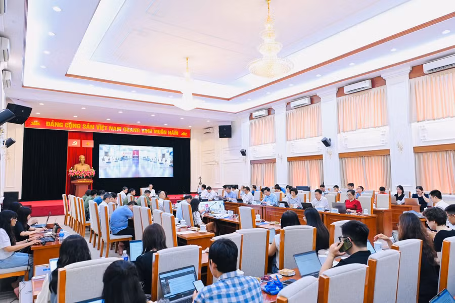 Hội nghị trực tuyến về công tác tổ chức Kỳ thi tốt nghiệp THPT năm 2024 điểm cần Bộ GD&ĐT.