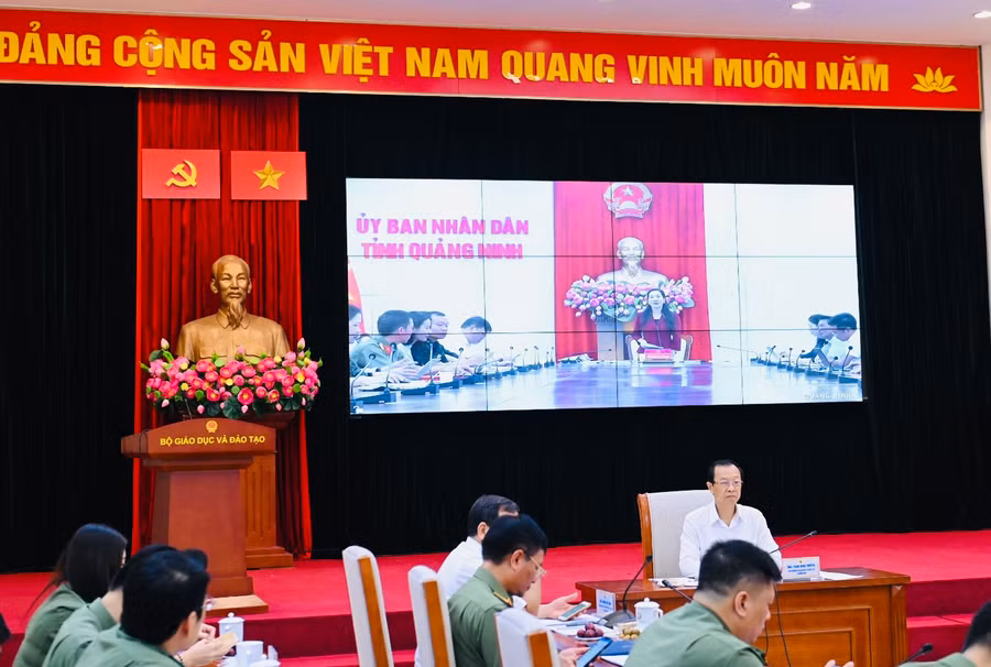 Hội nghị trực tuyến về công tác tổ chức thi tốt nghiệp THPT năm 2024. Hội nghị trực tuyến về công tác tổ chức thi tốt nghiệp THPT năm 2024.