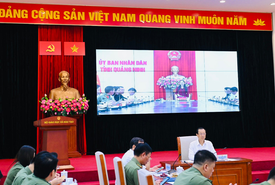 Hội nghị trực tuyến về công tác tổ chức thi tốt nghiệp THPT năm 2024. Hội nghị trực tuyến về công tác tổ chức thi tốt nghiệp THPT năm 2024.