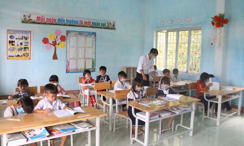 Giáo viên tại xã vùng khó của huyện Kon Plông.
