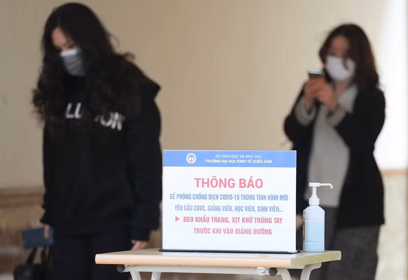 Sinh viên Trường Đại học Kinh tế Quốc dân trở lại trường từ ngày 14/2.