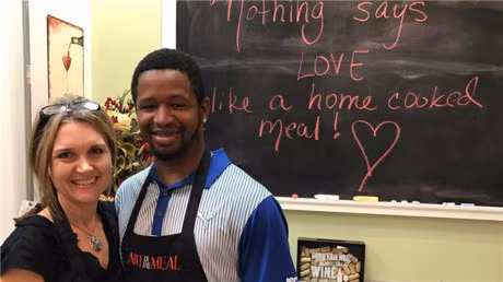 Phep mau cho chang trai tam than, bi me bo roi nhung vo cung tu trong - Anh 4