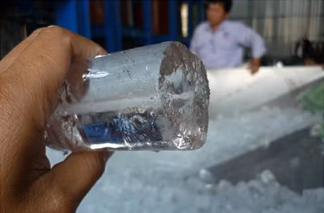 Tai sao troi nong, uong nuoc da… cang them nong? - Anh 1