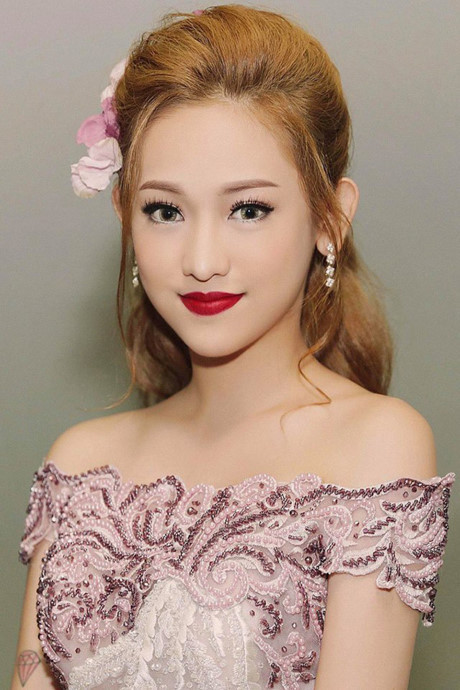 Nhan sắc 3 cô nàng thị phi nhất mạng xã hội Việt những ngày qua - Ảnh 4 Nhan sac 3 co nang thi phi nhat mang xa hoi Viet nhung ngay qua - Anh 4