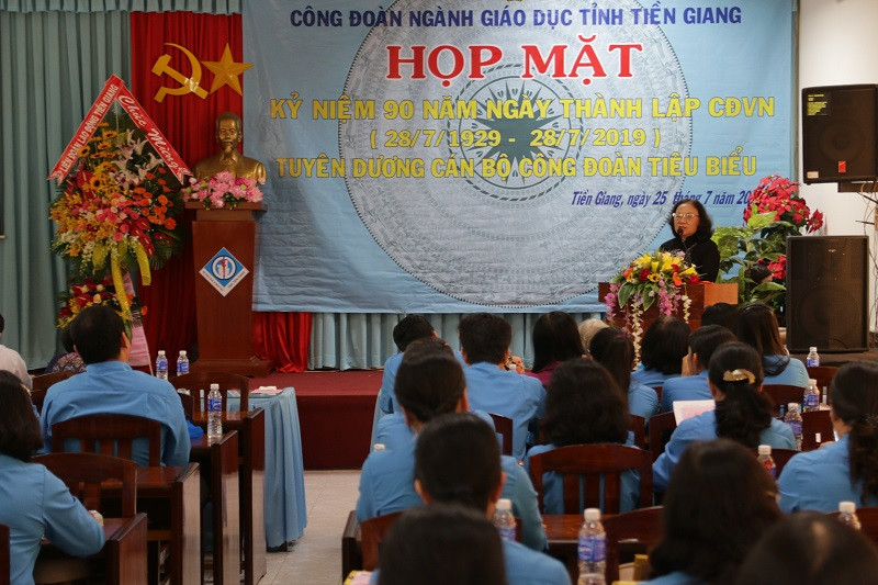 Nguyên Chủ tịch LĐLĐ tỉnh Tiền Giang chia sẻ kỷ niệm hoạt động công đoàn Nguyên Chủ tịch LĐLĐ tỉnh Tiền Giang chia sẻ kỷ niệm hoạt động công đoàn