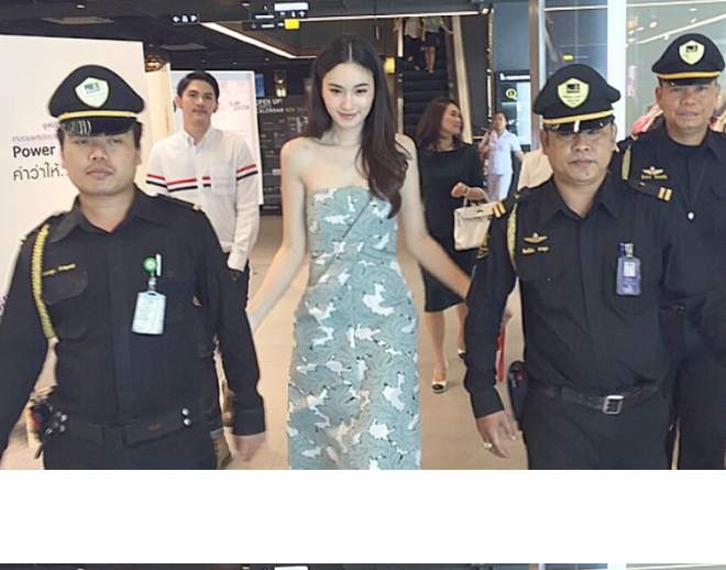 Cô là sao hàng đầu tại Thái Lan cùng nhiều nước châu Á. Mỗi khi đi dự sự kiện, Poy đều có nhiều nhân viên bảo vệ tháp tùng. Quá trình biến đổi của cô nàng chuyển giới đẹp nhất hiện nay