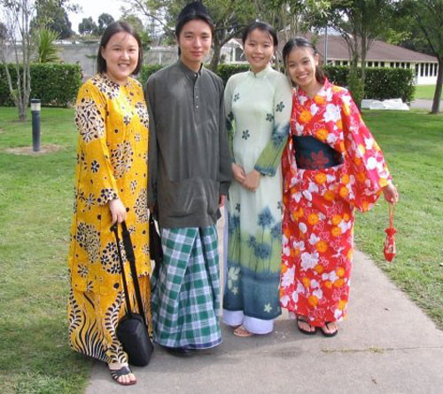 Cô gái Việt thi TOEFL đạt điểm tuyệt đối ảnh 1 Nguyễn Lan Hương cùng các bạn học ở New Zealand - 2