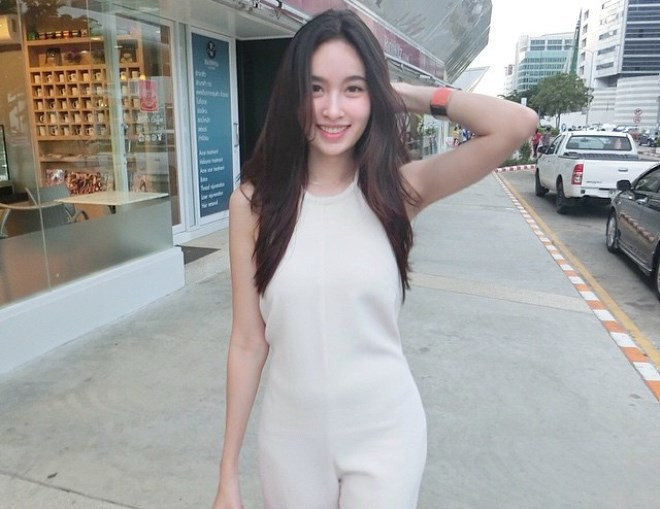 Bức hình Nong Poy chia sẻ gần đây nhất trên trang Instagram cá nhân có 1,3 triệu người theo dõi của cô. Quá trình biến đổi của cô nàng chuyển giới đẹp nhất hiện nay