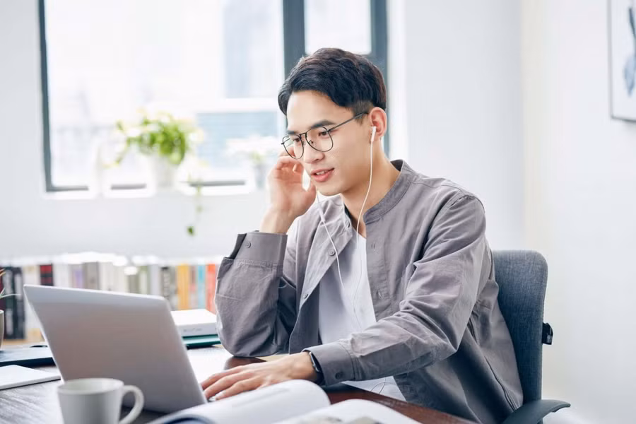 Thừa nhận gặp nhiều rắc rối khi làm việc tự do, nhiều người trẻ quay trở lại công việc toàn thời gian.