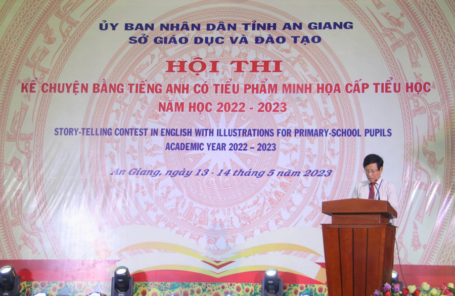 Ông Võ Văn Quới - Trưởng phòng GDMN-GDTH, Phó ban tổ chức phát biểu tổng kết hội thi.