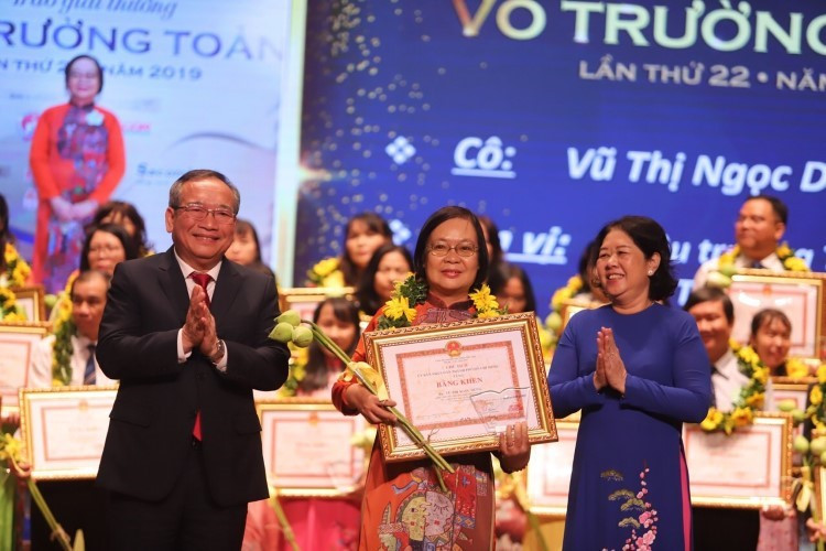 Cô hiệu trưởng dám nghĩ, dám làm