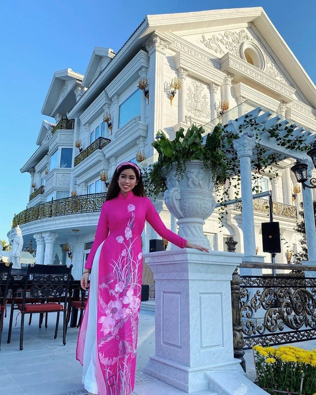 Khoe ảnh Tết, rich kid Tiên Nguyễn để lộ căn biệt thự hoành tráng của gia đình ở TP HCM