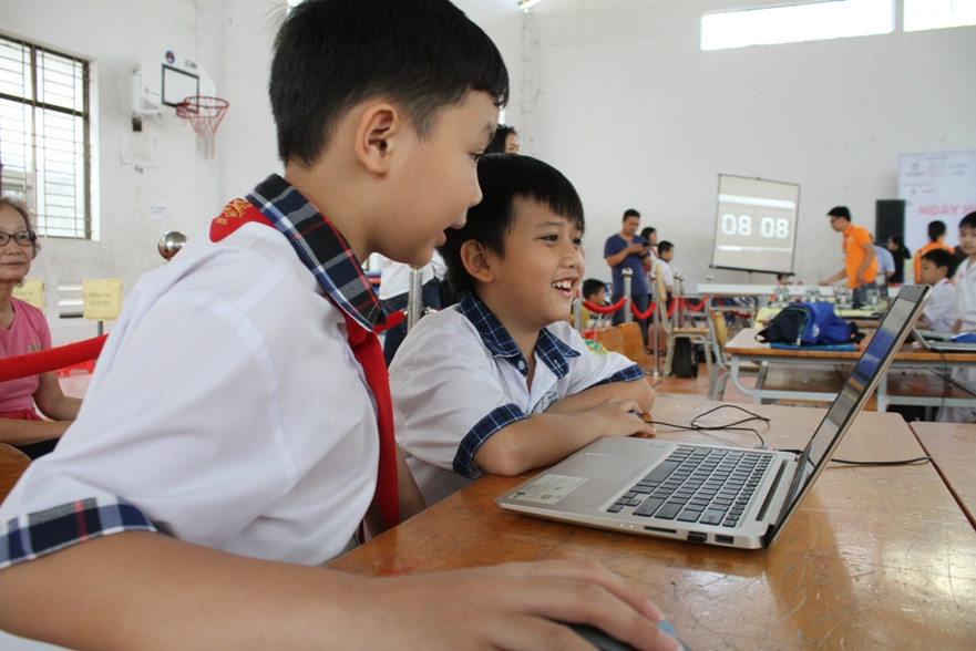 Cùng nhau lập trình để Robot vận hành tốt nhất.