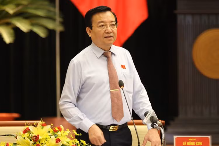 TS Lê Hồng Sơn - Giám đốc Sở GD&amp;ĐT TPHCM, phát biểu tại một sự kiện.