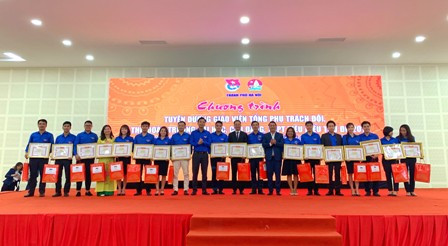 Cán bộ Đoàn, Hội các trường được nhận Bằng khen Cán bộ Đoàn, Hội các trường được nhận Bằng khen