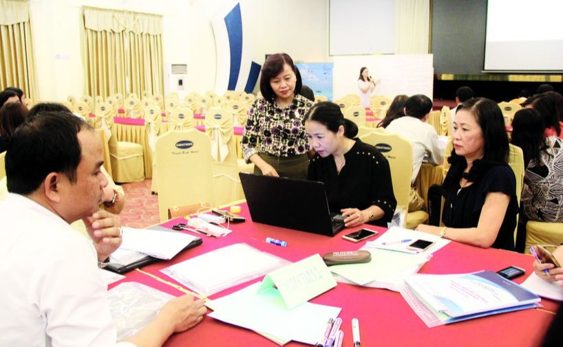 TS Nguyễn Thị Tuyết Hạnh làm báo cáo viên tại một khóa tập huấn, bồi dưỡng cán bộ quản lý cơ sở giáo dục ở TP Đà Nẵng. Ảnh: TG TS Nguyễn Thị Tuyết Hạnh làm báo cáo viên tại một khóa tập huấn, bồi dưỡng cán bộ quản lý cơ sở giáo dục ở TP Đà Nẵng. Ảnh: TG