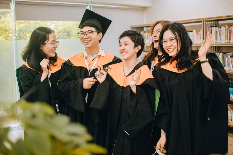 Sinh viên Trường ĐH FPT trong ngày lễ tốt nghiệp. Ảnh: Website trường