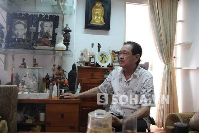 Cận cảnh nơi sống của Chánh Tín sau khi dọn khỏi nhà hơn 10 tỷ ảnh 2 Năm 2014, Chánh Tín bị phá sản, ngân hàng thu hồi nhà để trừ nợ. Sau đó, ông thuê một căn hộ chung cư trên đường Lũy Bán Bích, TP. HCM để cả gia đình sinh sống. Căn hộ mà ông thuê lại có giá 8 triệu đồng/ tháng.