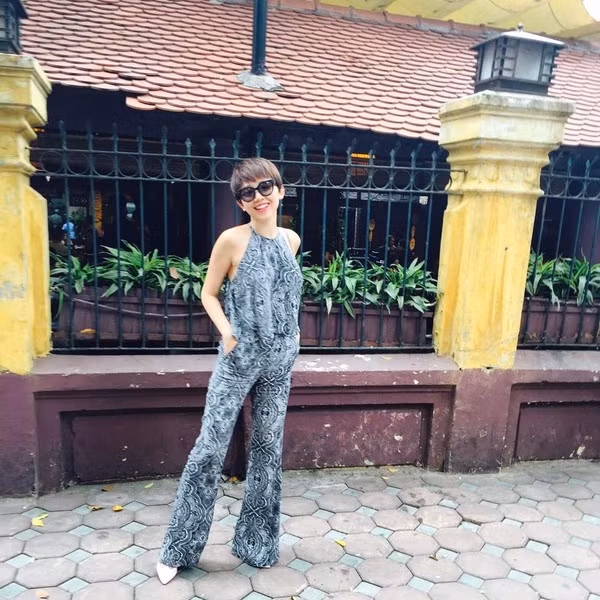 Quần ống loe: Cuộc chiến gay cấn của những 