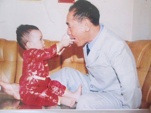 Thầy Nguyễn Ngọc Ký chia sẻ bí quyết để có gia đình hạnh phúc ảnh 2 Thầy Nguyễn Ngọc Ký chia sẻ bí quyết để có gia đình hạnh phúc - 2