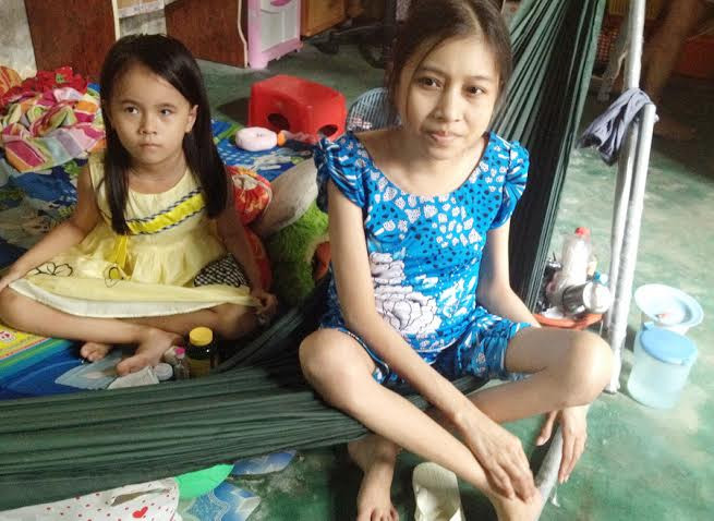Cám cảnh thiếu phụ 2 con bị chồng bỏ khi mang nhiều thứ bệnh