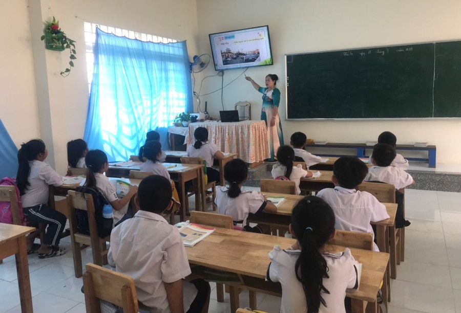 Cô Châu Thanh Tuyền trong một giờ lên lớp. Ảnh: NTCC Cô Châu Thanh Tuyền trong một giờ lên lớp. Ảnh: NTCC