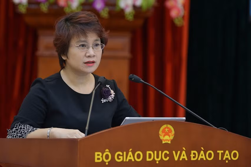 Vụ trưởng Vụ Giáo dục Đại học Nguyễn Thu Thủy phát biểu tại hội nghị.