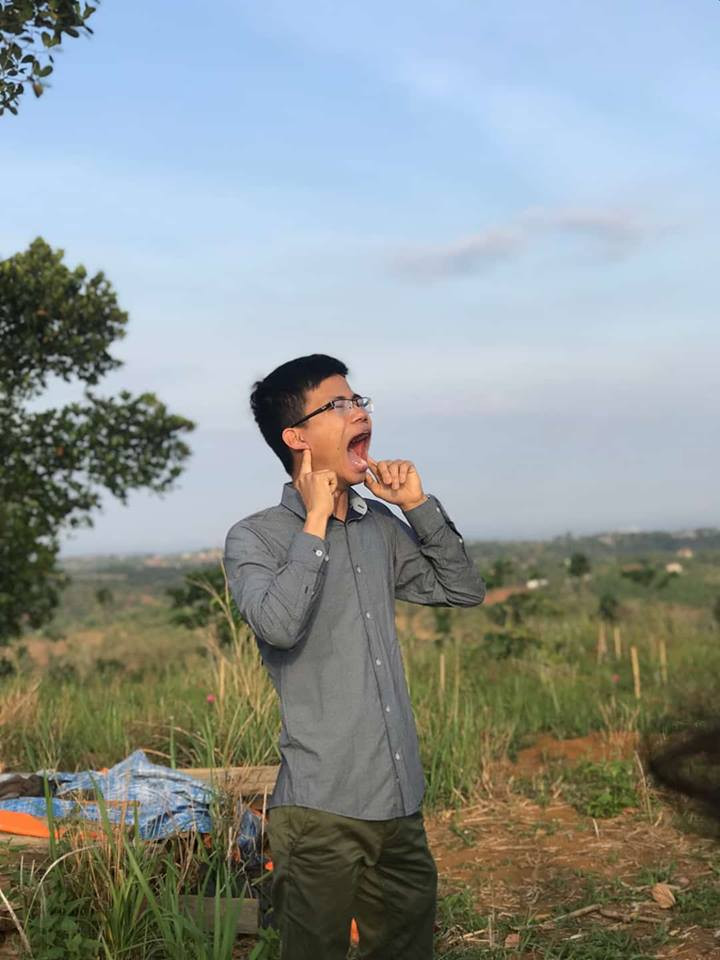 Đào Xuân Lộc tập luyện cách lấy hơi, phát âm tiếng Anh Đào Xuân Lộc tập luyện cách lấy hơi, phát âm tiếng Anh