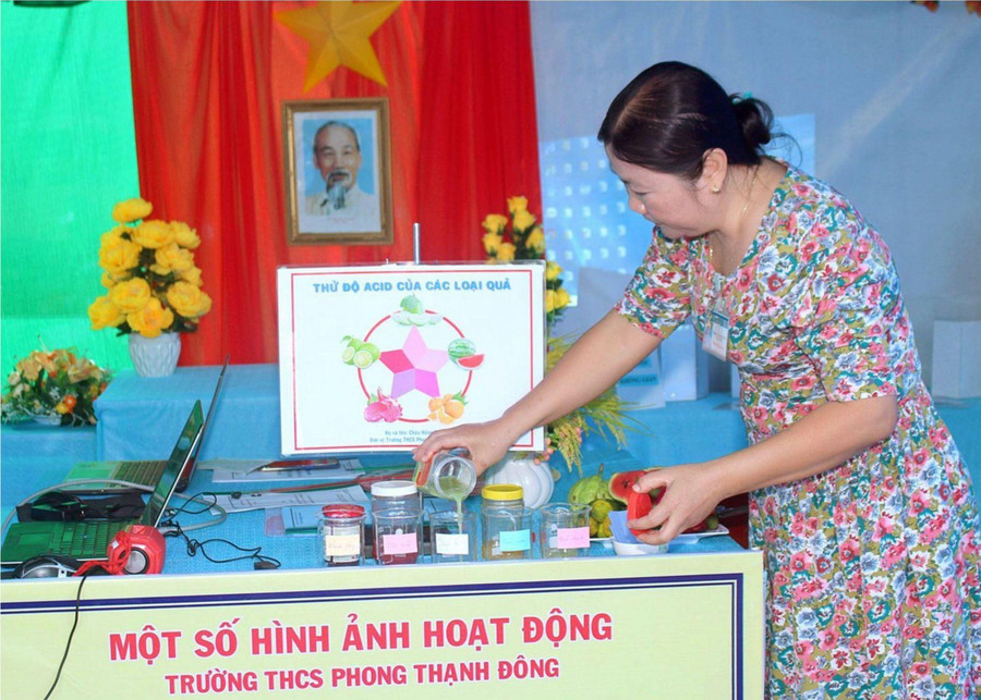 Giáo viên tỉnh Bạc Liêu tham gia cuộc thi sáng tạo thiết bị đồ dùng dạy học.