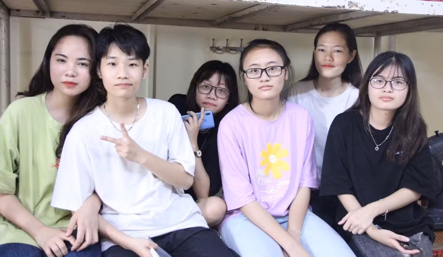 Nhiều sinh viên mong muốn giảm gánh nặng học phí. Ảnh minh họa