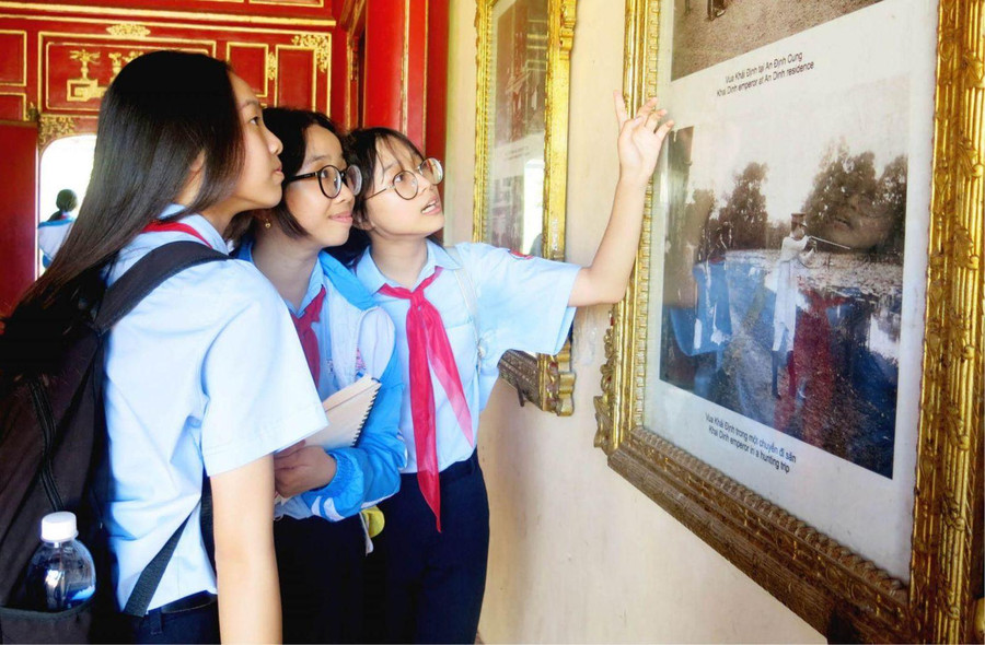 Học sinh TP Huế tham quan Hoàng thành. Ảnh minh họa